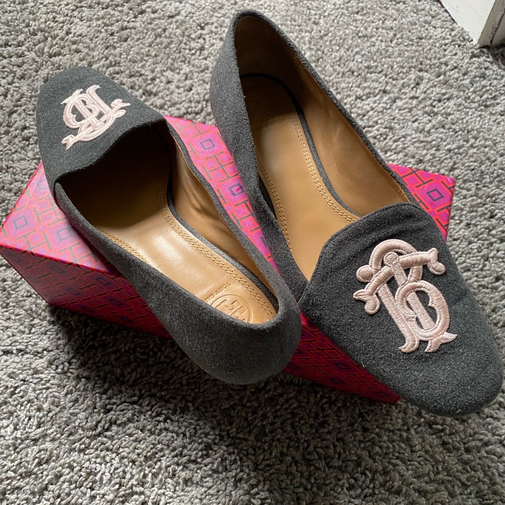Tory Burch Gray&Pink Antonia Monogram Loafers